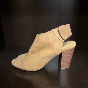 CHINESE LAUNDRY Beige Open Toe Booties | Size 8